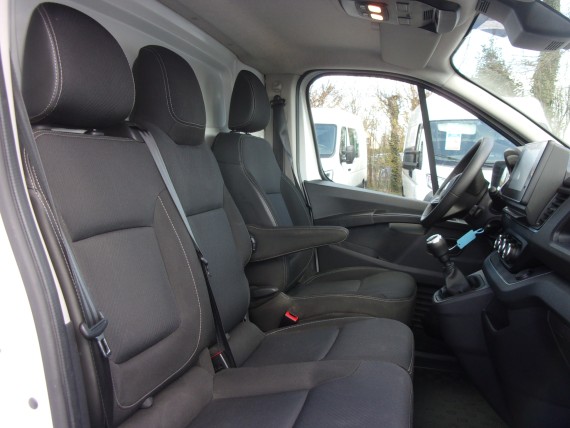 RENAULT TRAFIC FOURGON Trafic fourgon-013.jpg